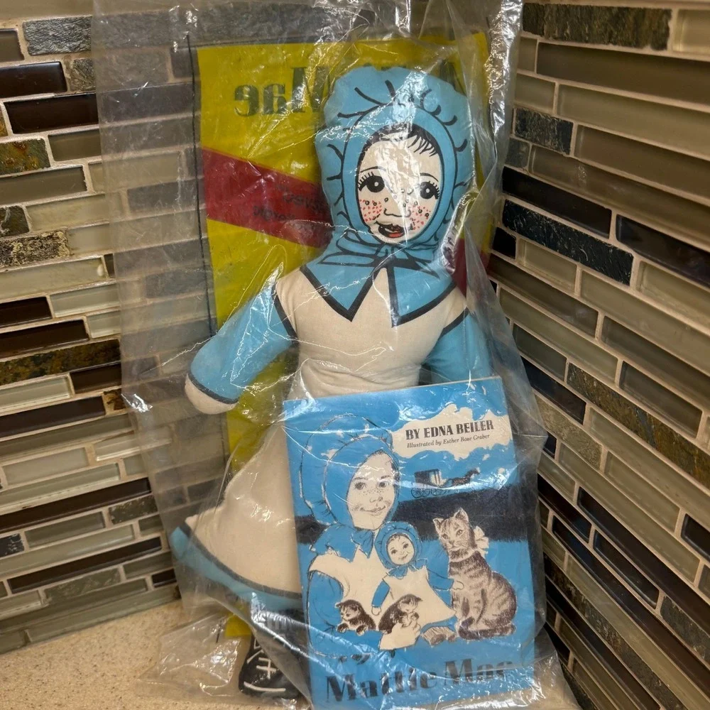 VTG Mattie Mae Amish Doll and Storybook Set by Edna Beiler Vintage Plush 15